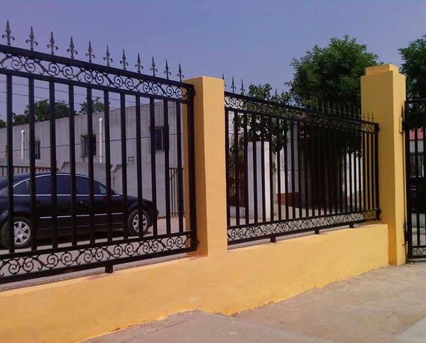 十堰鐵藝護欄有哪些方法延長使用期限?