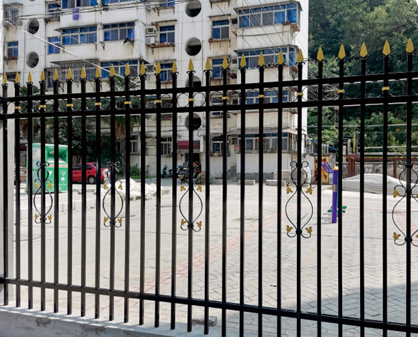 十堰鐵藝護欄的維護常識是什么？